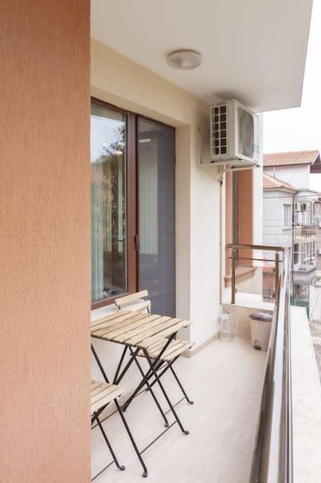 Breeze Apartment Burgas City Eksteriør billede