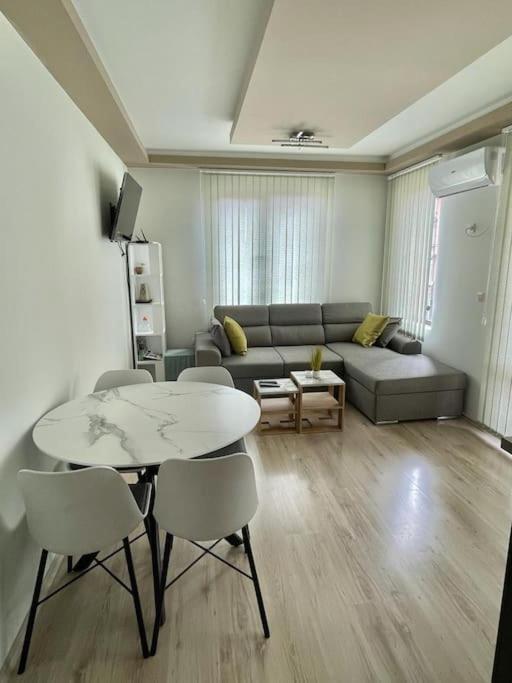 Breeze Apartment Burgas City Eksteriør billede