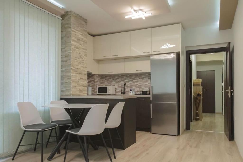 Breeze Apartment Burgas City Eksteriør billede